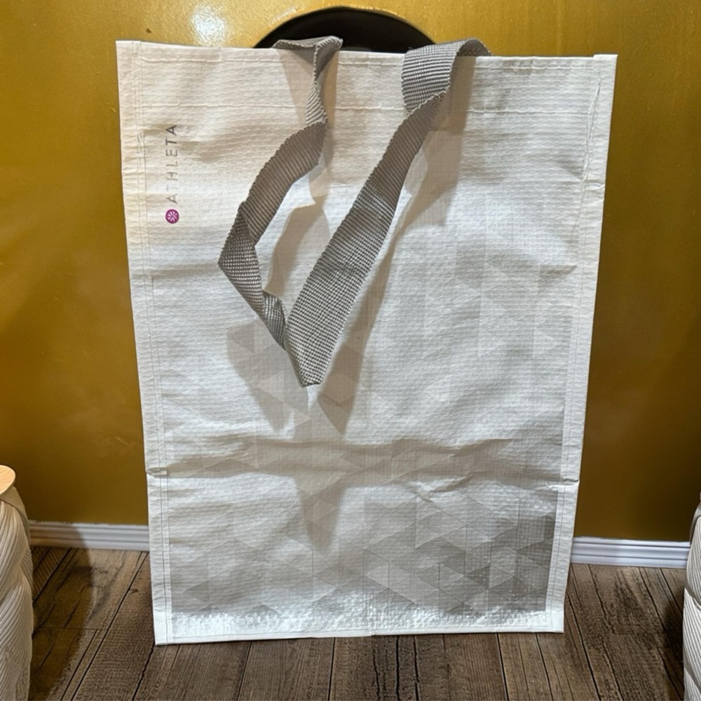 ATHLETA, GRAY AND WHITE TOTE BAG, GEOMETRIC‎ DESIGN